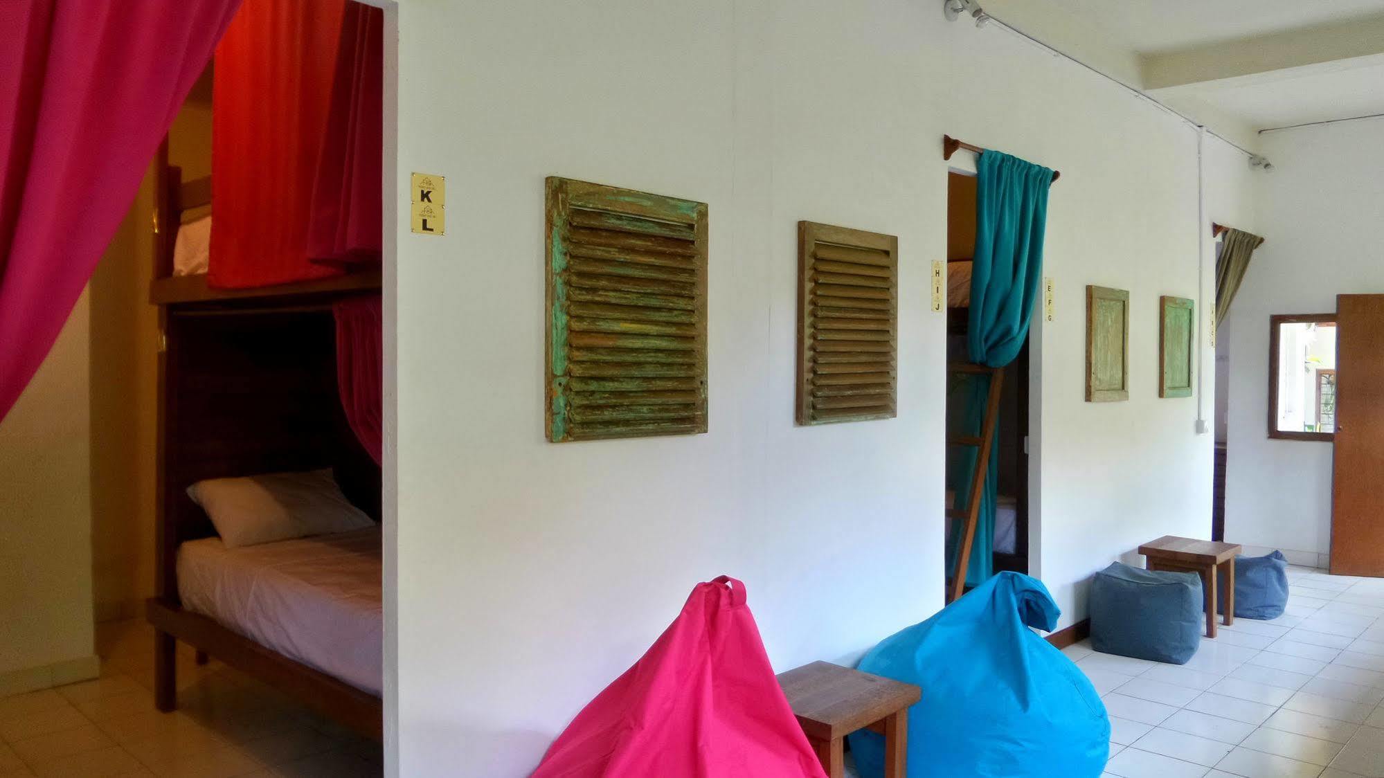 Friendly House Bali Hostel Ubud Exterior foto