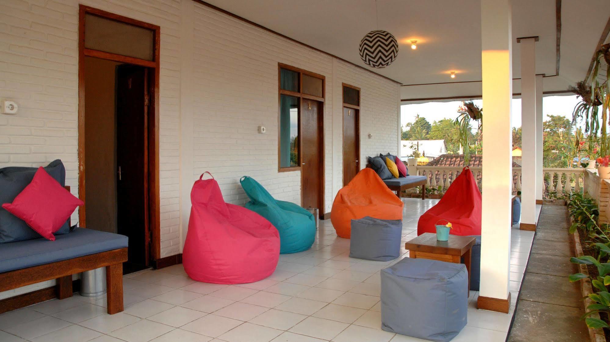 Friendly House Bali Hostel Ubud Exterior foto