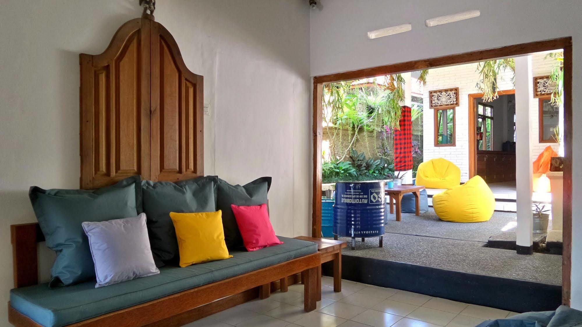 Friendly House Bali Hostel Ubud Exterior foto