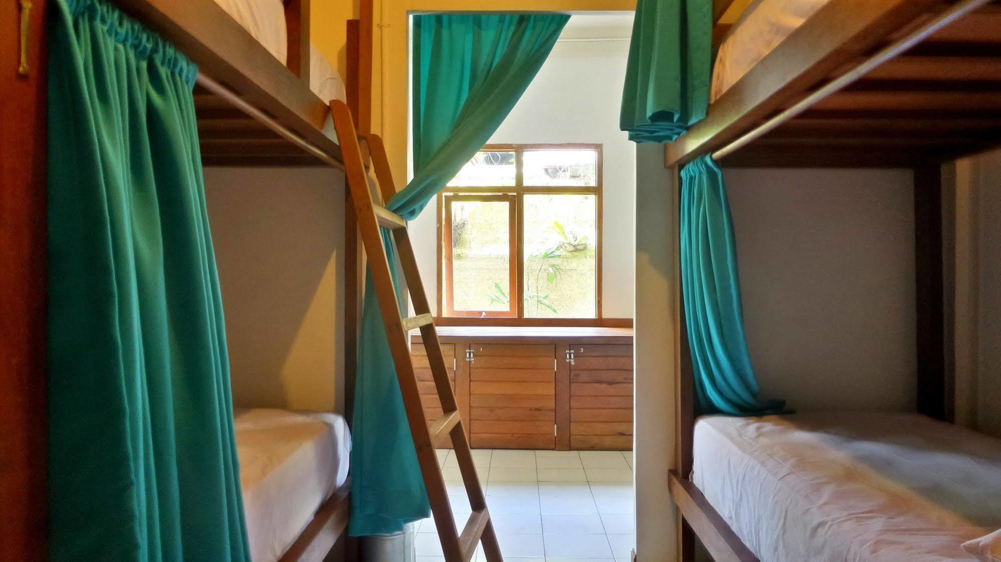 Friendly House Bali Hostel Ubud Exterior foto
