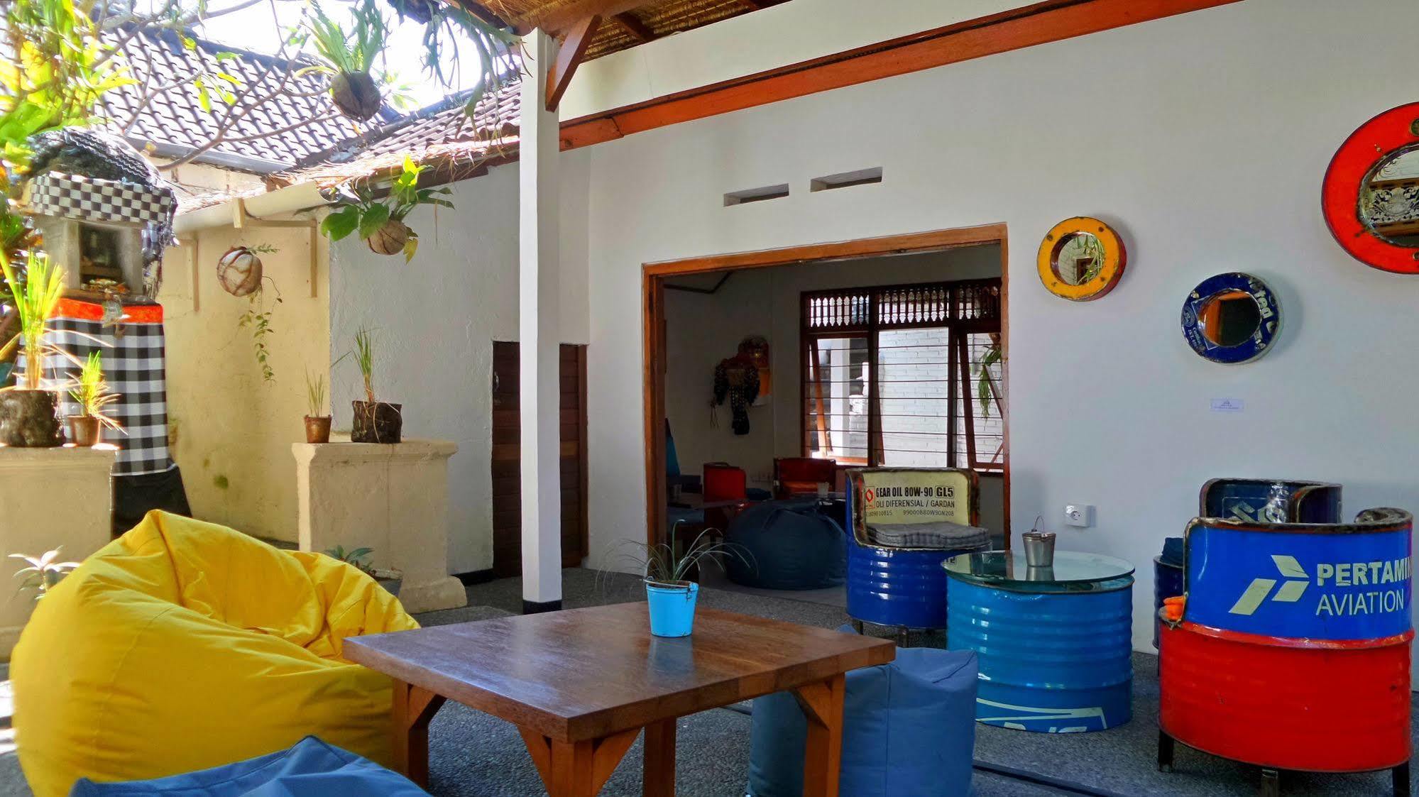 Friendly House Bali Hostel Ubud Exterior foto
